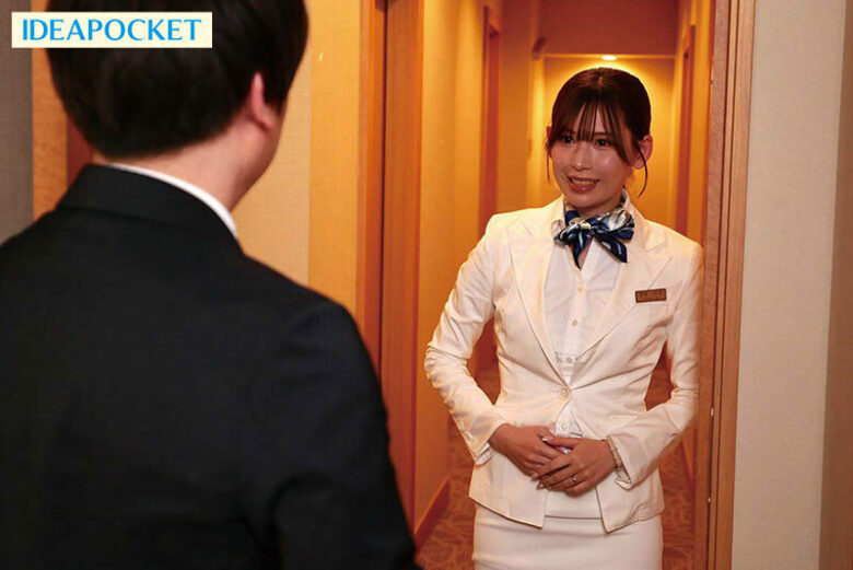 チェックアウトまでの時短性交 ベッドメイキングに訪れた人妻美女ホテルスタッフを口説き手を出してしまいました… 「どうやら彼女は欲求不満らしい。」 明里つむぎ 1枚目